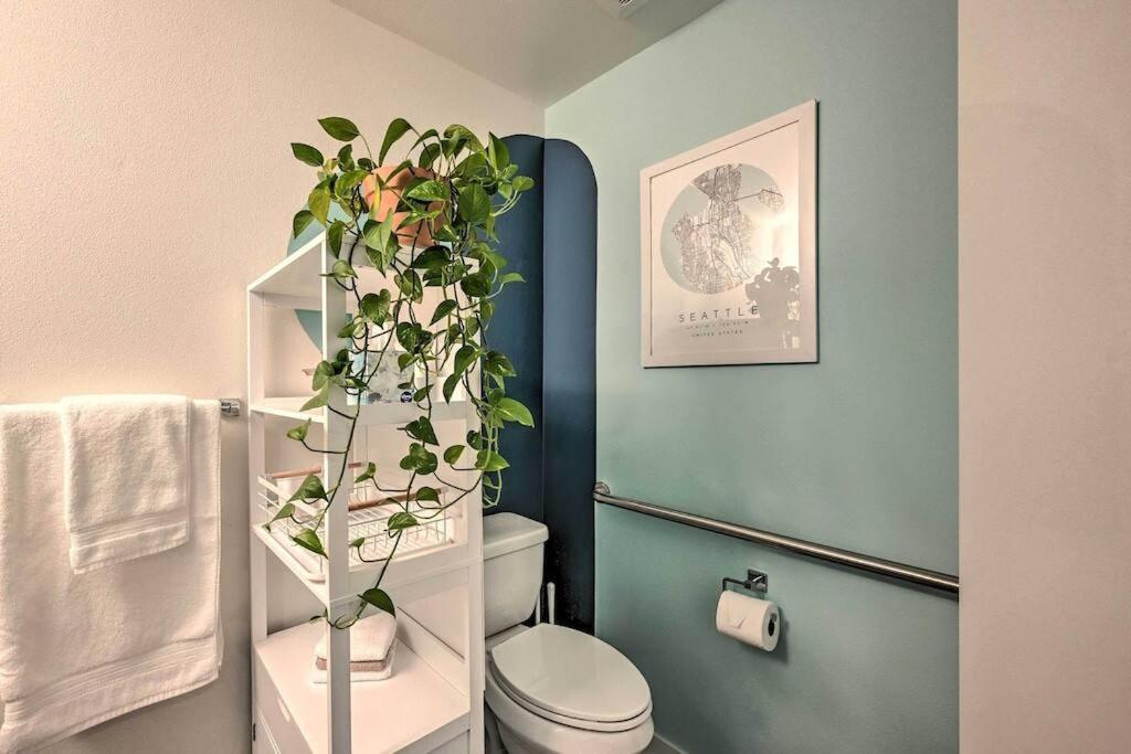 Stylish Ballard Studio 15 Mins From Space Needle Сіетл Екстер'єр фото