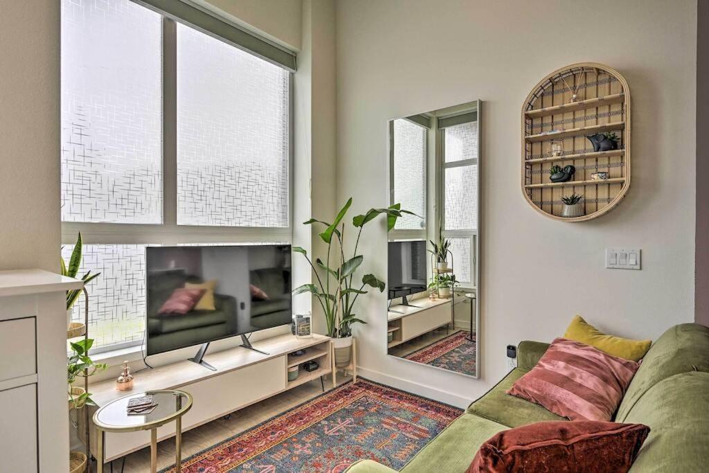 Stylish Ballard Studio 15 Mins From Space Needle Сіетл Екстер'єр фото